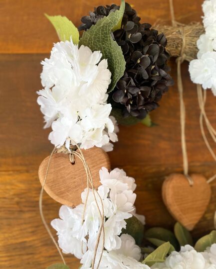 Guirlanda com flores de seda - Imagem 3