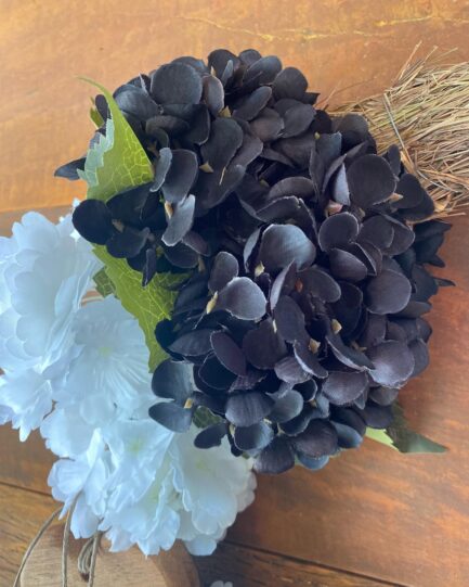Guirlanda com flores de seda - Imagem 6