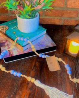 colar decorativo com contas de madeira ,coração