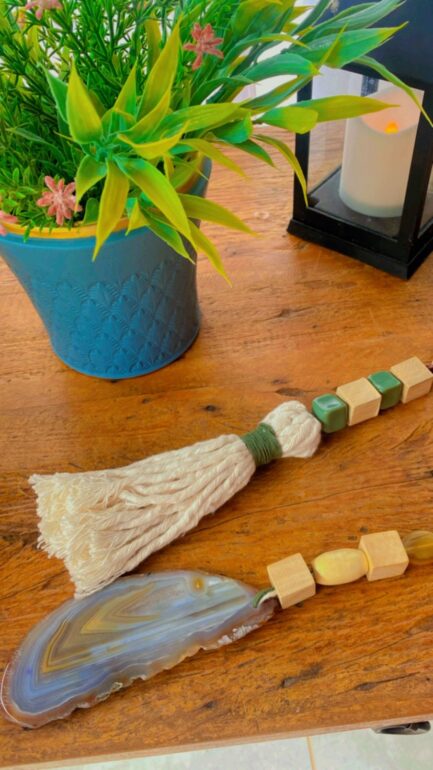 colar decorativo com contas de madeira , miçangas e pedra natural - Imagem 6