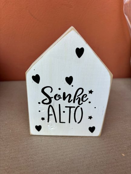 casinha de madeira decorativa