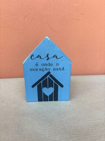 casinnha de madeira decorativa